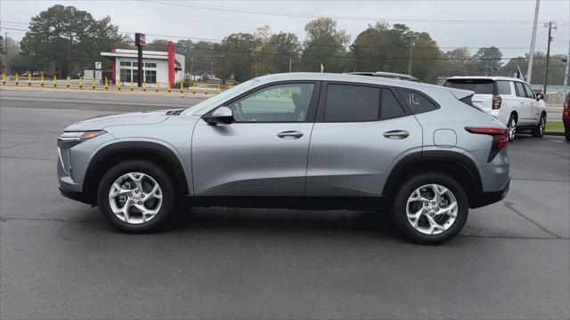 new 2025 Chevrolet Trax car, priced at $21,881