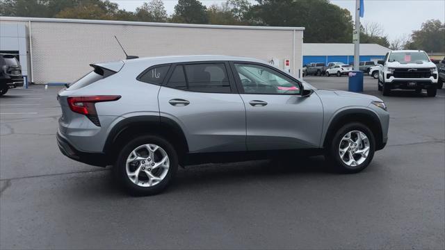 new 2025 Chevrolet Trax car, priced at $21,881