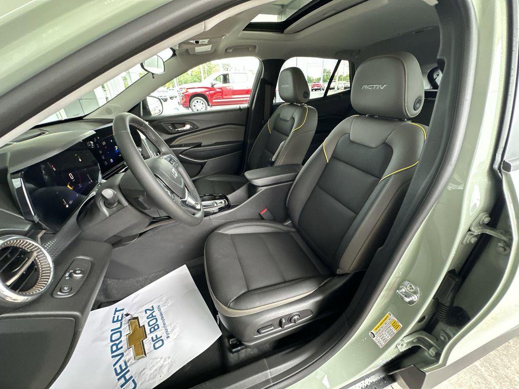 new 2025 Chevrolet Trax car, priced at $27,285