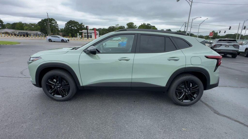 new 2025 Chevrolet Trax car, priced at $27,285
