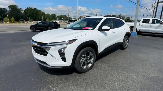 new 2025 Chevrolet Trax car, priced at $24,390