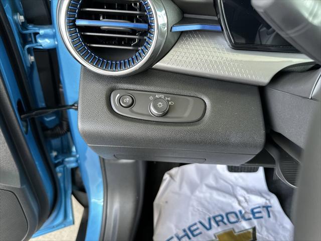 new 2025 Chevrolet Trax car, priced at $24,825