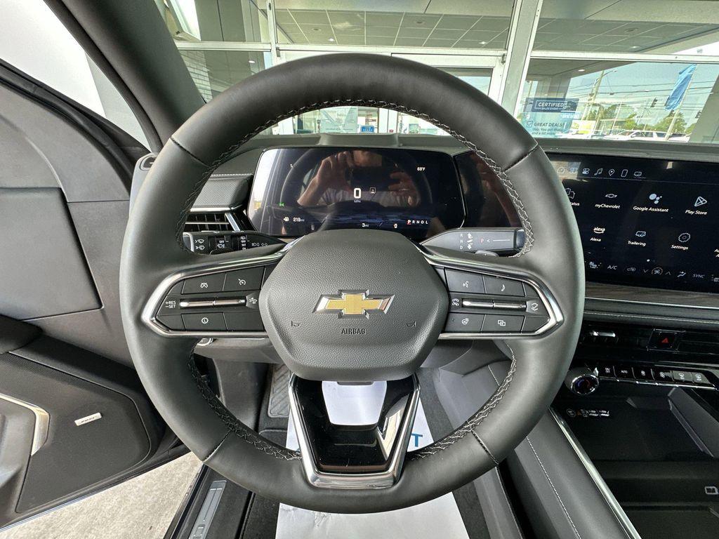 new 2025 Chevrolet Suburban car, priced at $70,860