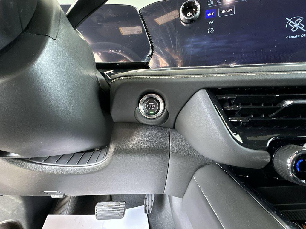 new 2025 Chevrolet Suburban car, priced at $70,860