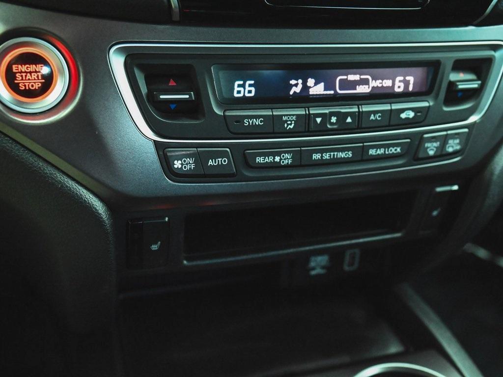 used 2022 Honda Pilot car, priced at $28,990