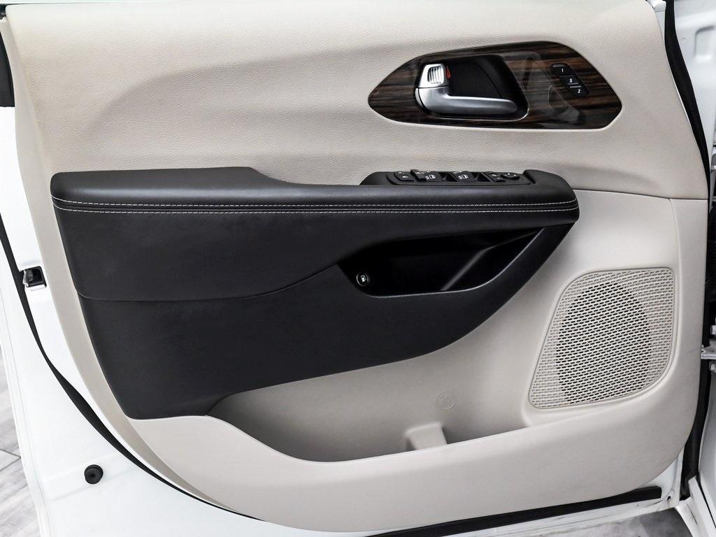 used 2023 Chrysler Pacifica Hybrid car, priced at $27,590