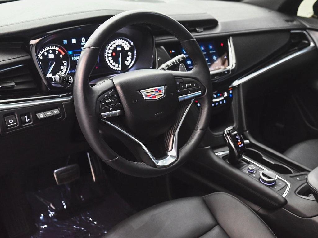 used 2024 Cadillac XT6 car, priced at $43,995