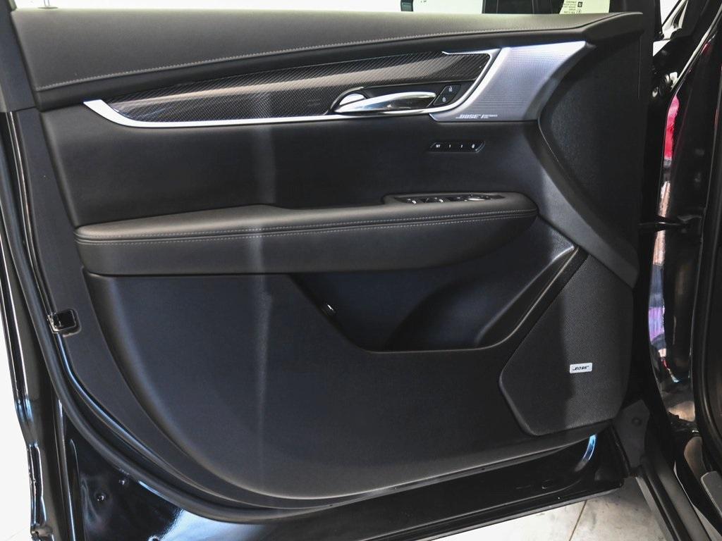 used 2024 Cadillac XT6 car, priced at $43,995