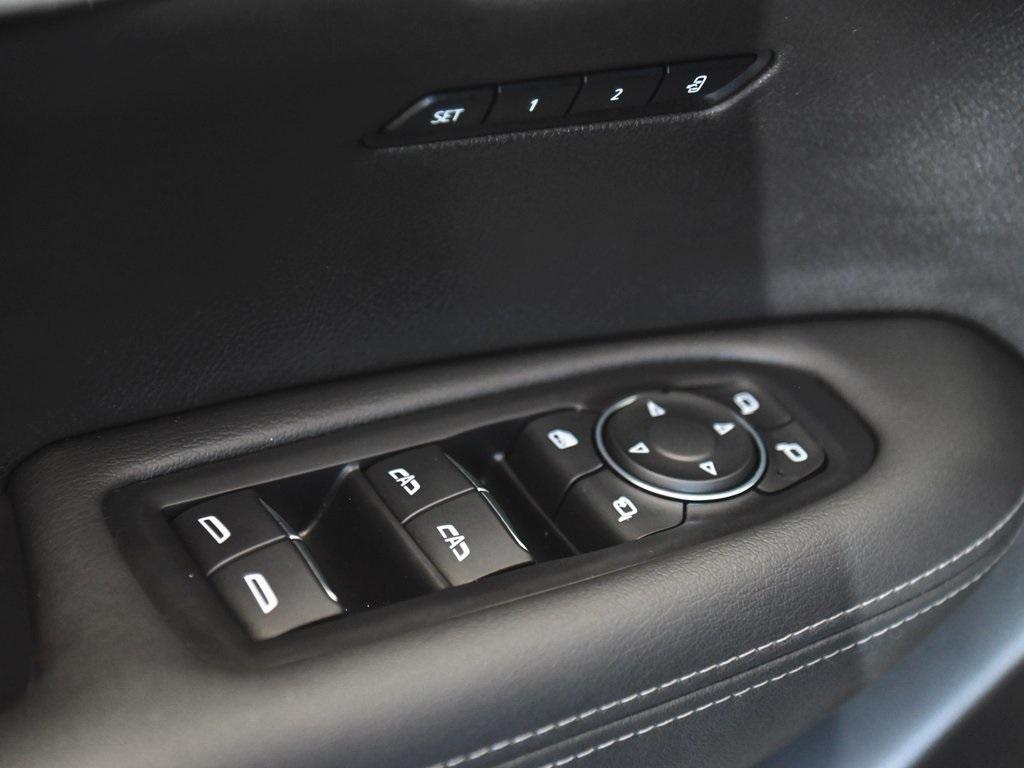 used 2024 Cadillac XT6 car, priced at $43,995