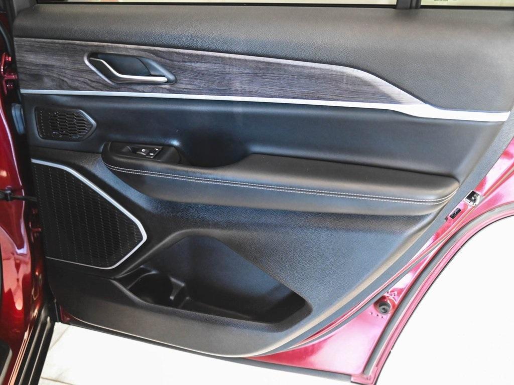 used 2022 Jeep Grand Cherokee L car, priced at $28,995
