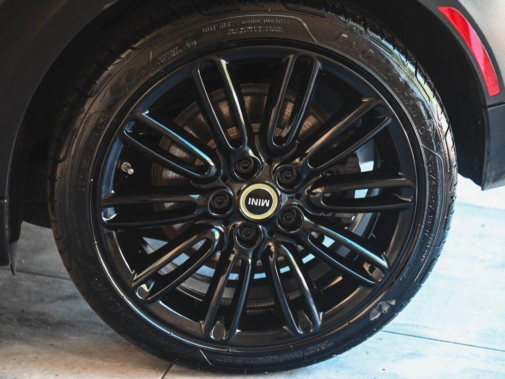 used 2023 MINI SE Hardtop car, priced at $18,995