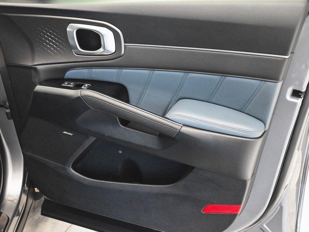 used 2025 Kia Sorento Hybrid car, priced at $40,990