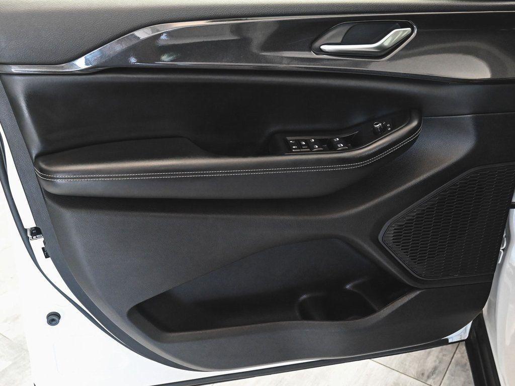 used 2023 Jeep Grand Cherokee car, priced at $23,595