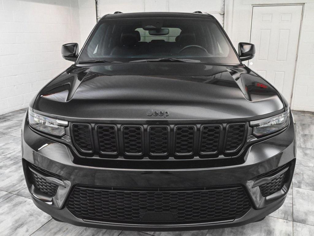 used 2022 Jeep Grand Cherokee car, priced at $29,990