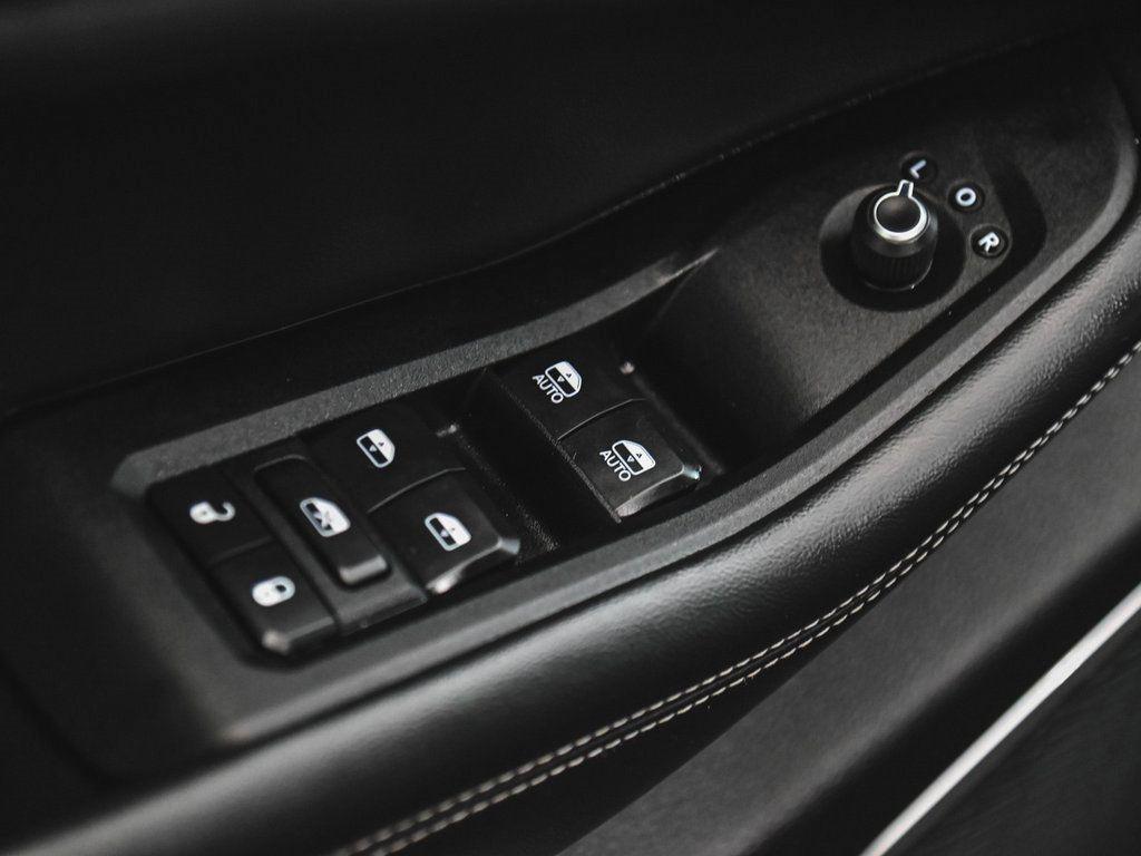 used 2022 Jeep Grand Cherokee car, priced at $28,990