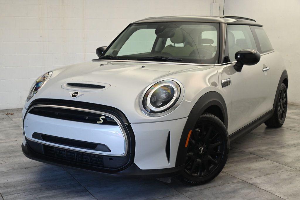 used 2022 MINI SE Hardtop car, priced at $17,995