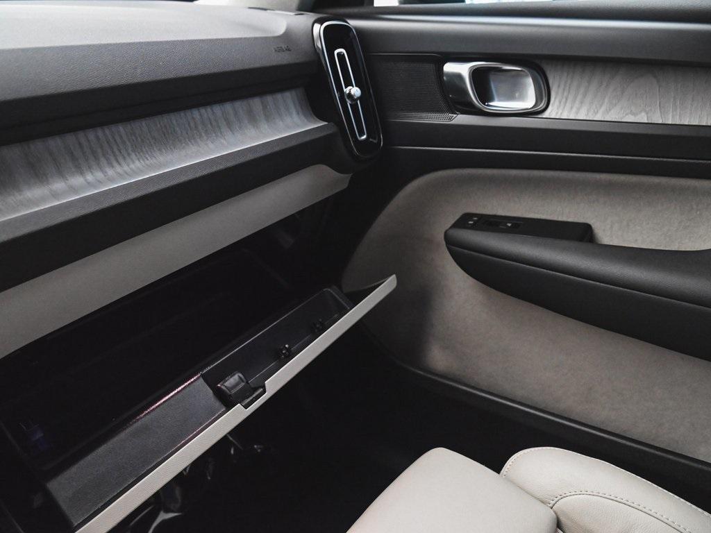 used 2023 Volvo XC40 car, priced at $32,590