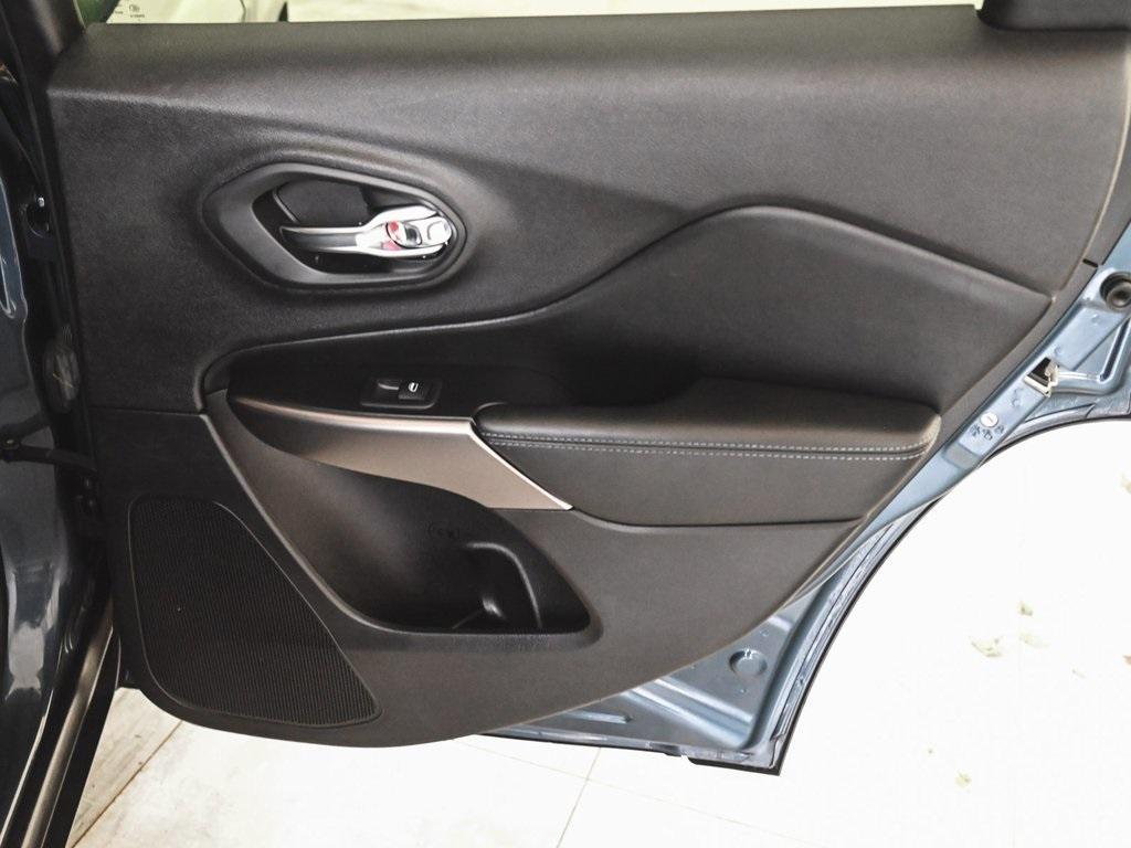 used 2020 Jeep Cherokee car, priced at $16,595