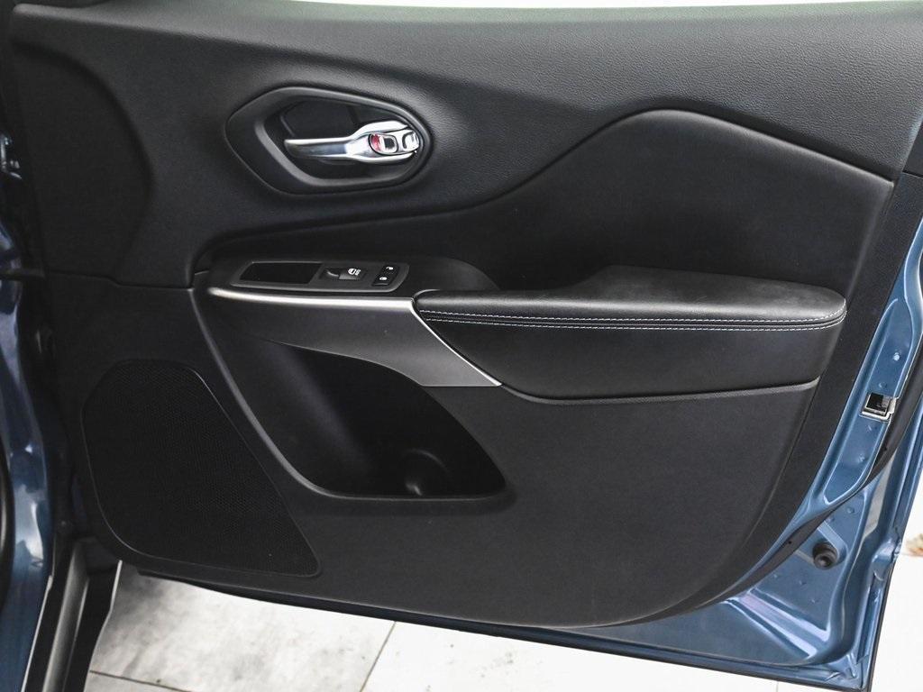 used 2020 Jeep Cherokee car, priced at $16,595