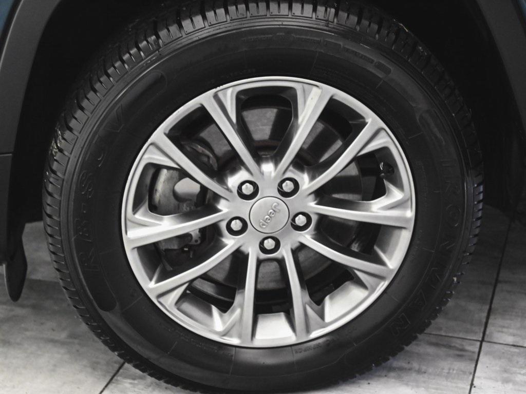 used 2020 Jeep Cherokee car, priced at $16,595