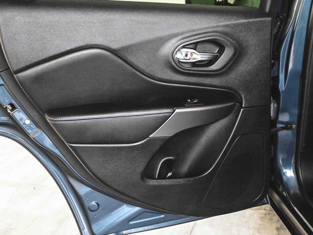 used 2020 Jeep Cherokee car, priced at $15,895