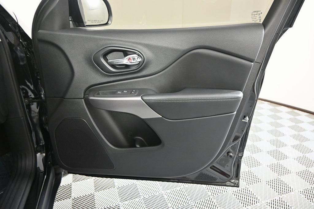 used 2022 Jeep Cherokee car, priced at $24,999