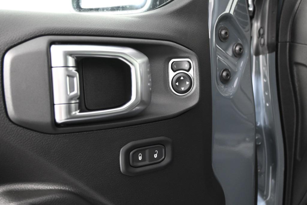 new 2025 Jeep Gladiator car, priced at $47,999