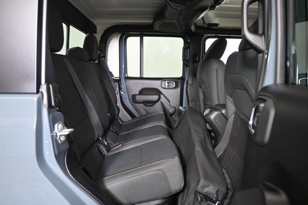 new 2025 Jeep Gladiator car, priced at $47,999