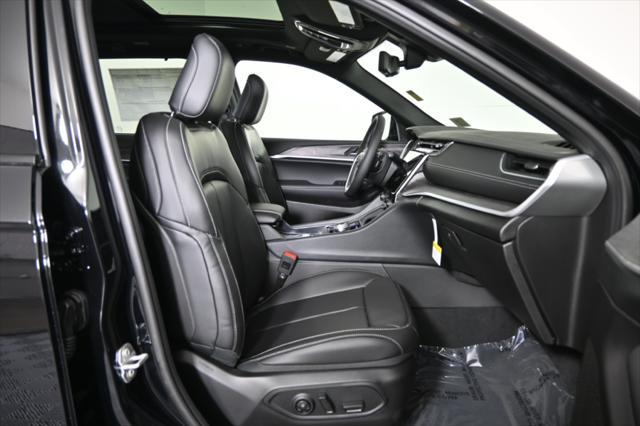new 2025 Jeep Grand Cherokee car, priced at $51,199