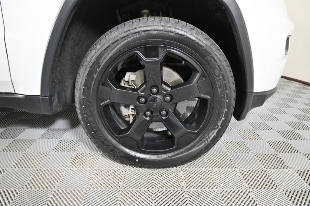 used 2018 Jeep Grand Cherokee car, priced at $17,195