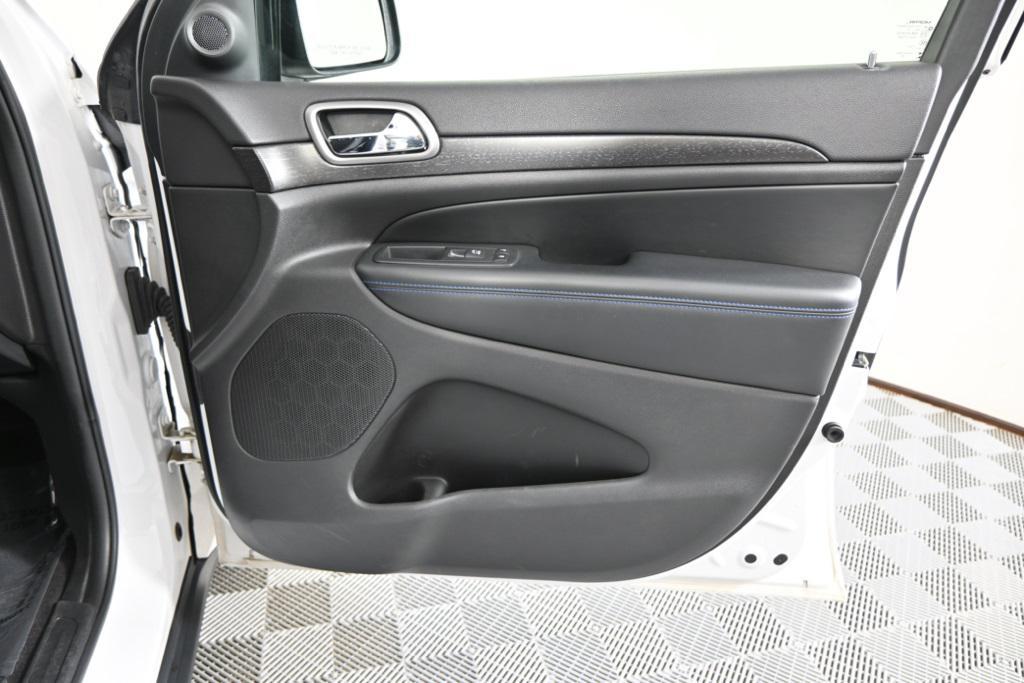 used 2018 Jeep Grand Cherokee car, priced at $17,195