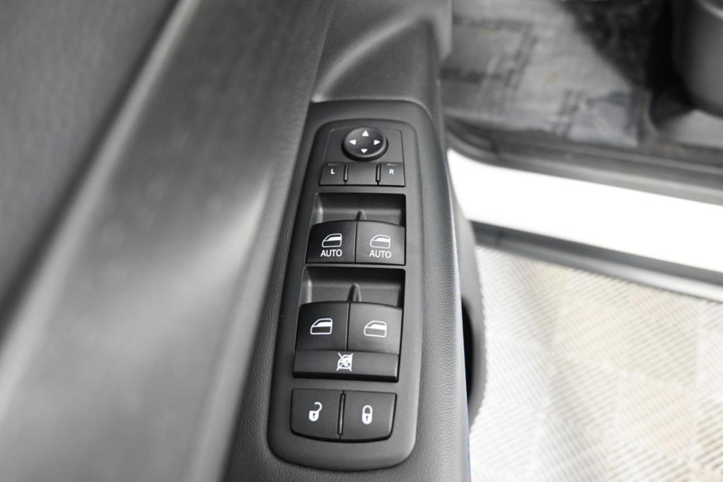 used 2018 Jeep Grand Cherokee car, priced at $17,195