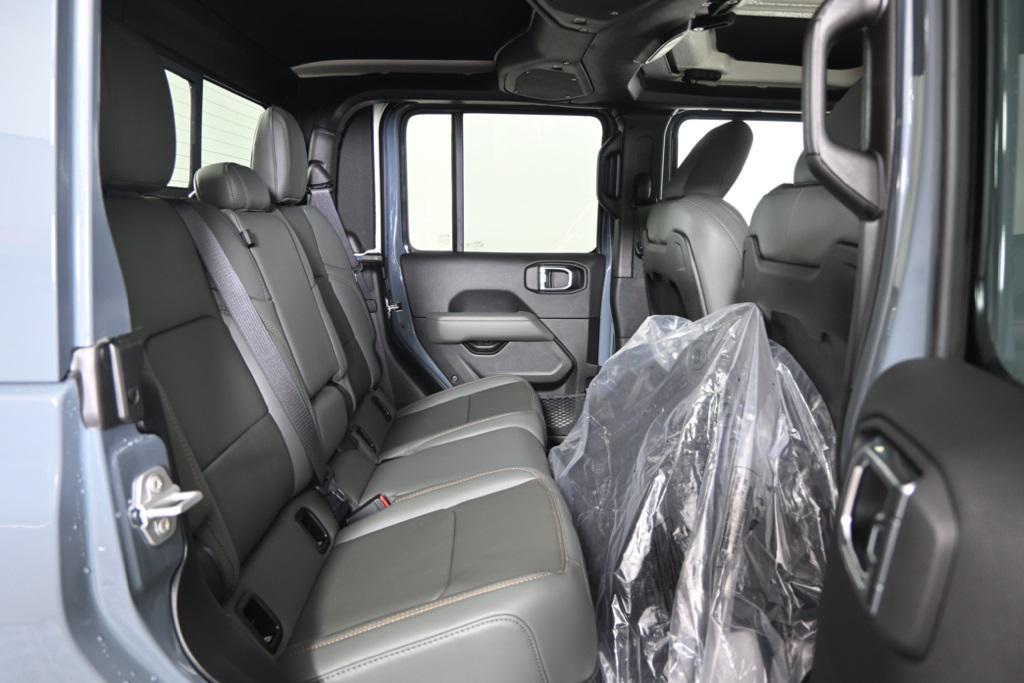 new 2025 Jeep Gladiator car, priced at $60,570