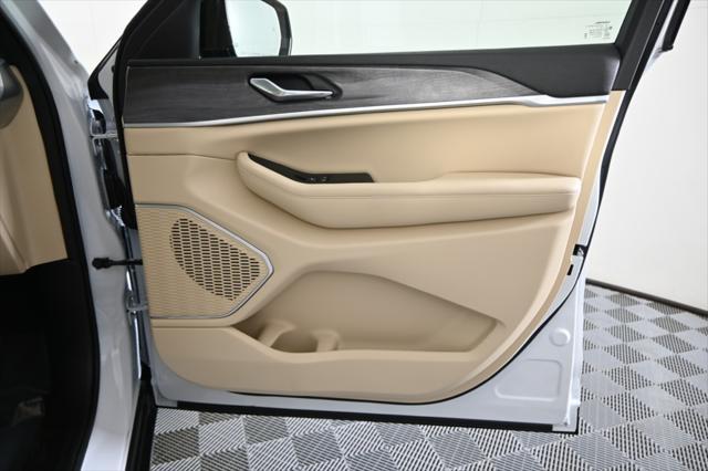 new 2025 Jeep Grand Cherokee L car, priced at $53,399