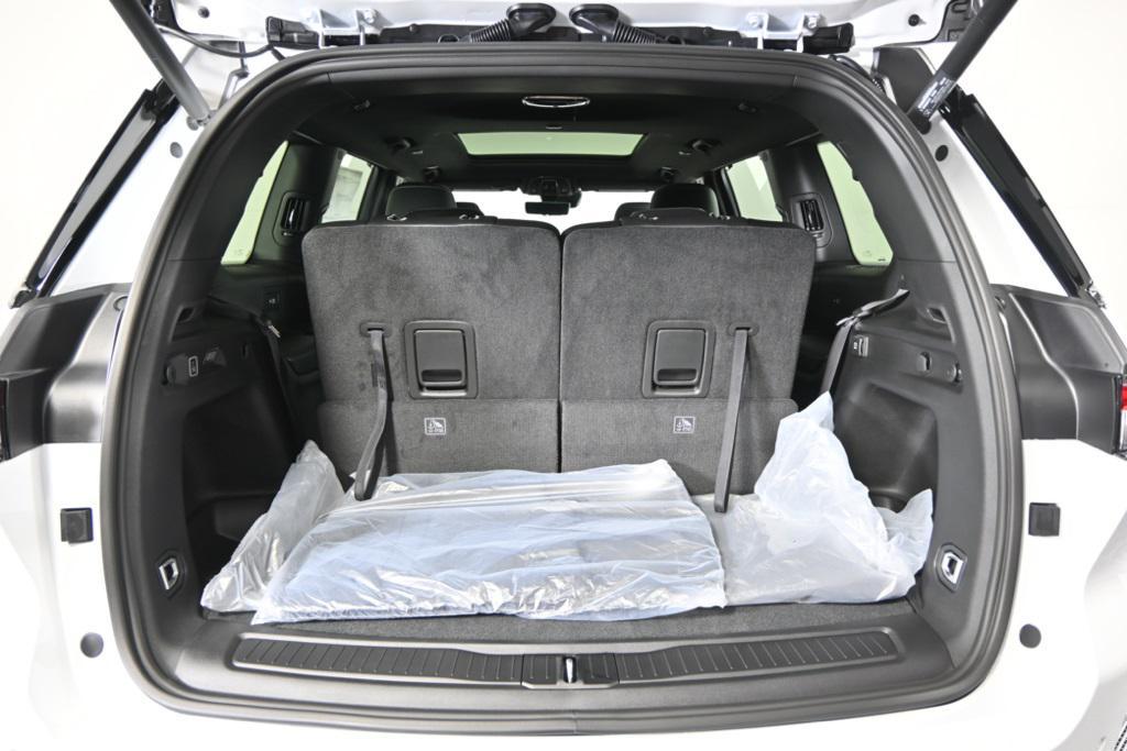 new 2025 Jeep Grand Cherokee L car, priced at $50,199