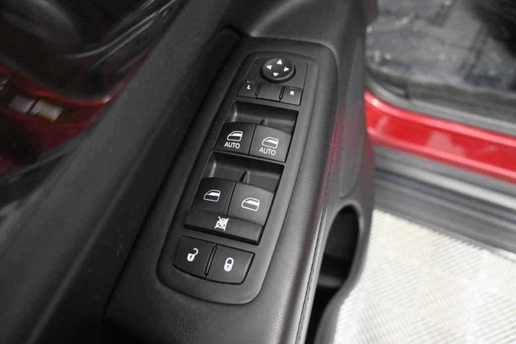 used 2012 Jeep Grand Cherokee car, priced at $8,190