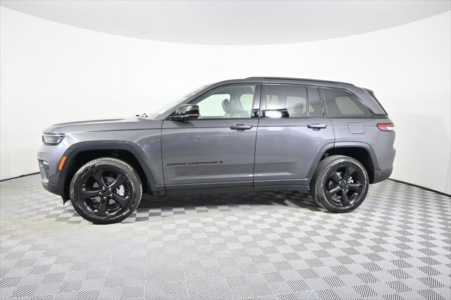 new 2025 Jeep Grand Cherokee car, priced at $45,999