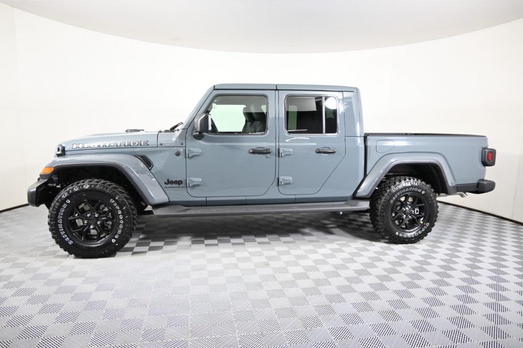 new 2025 Jeep Gladiator car, priced at $46,399
