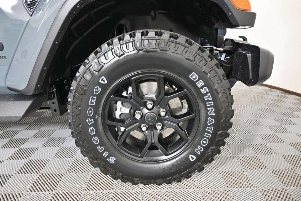 new 2025 Jeep Gladiator car, priced at $46,399