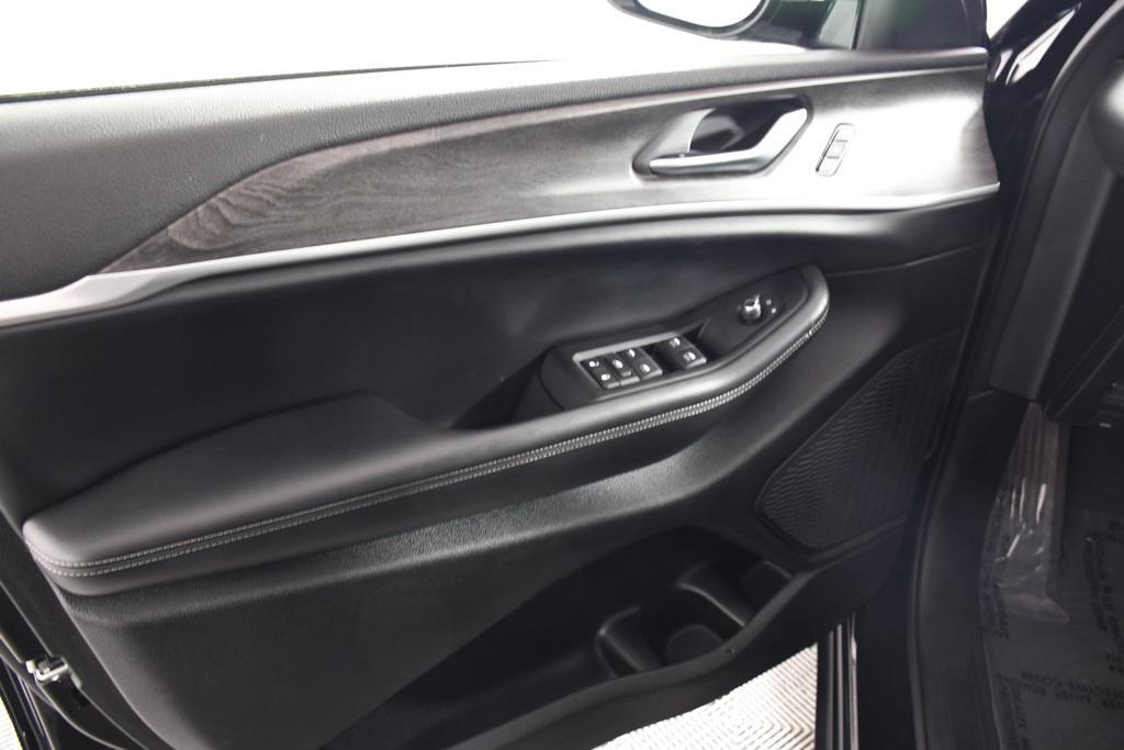 used 2024 Jeep Grand Cherokee L car, priced at $34,499
