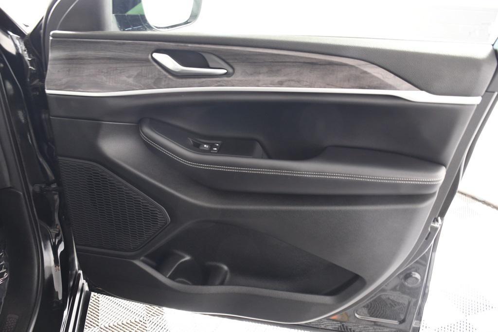 used 2024 Jeep Grand Cherokee L car, priced at $34,499
