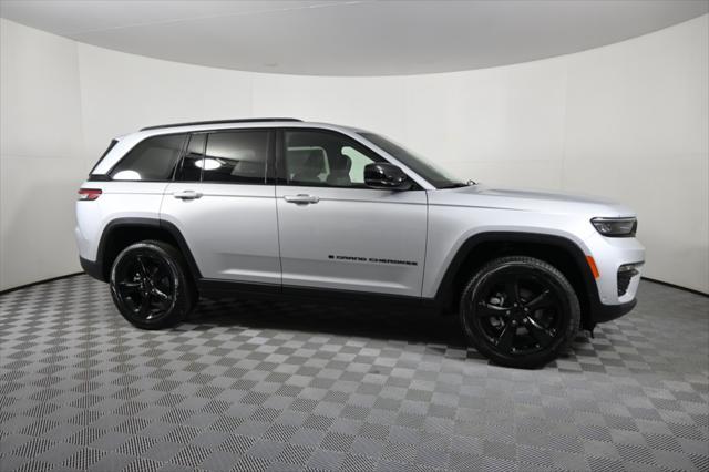 new 2025 Jeep Grand Cherokee car, priced at $48,999