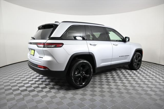 new 2025 Jeep Grand Cherokee car, priced at $48,999