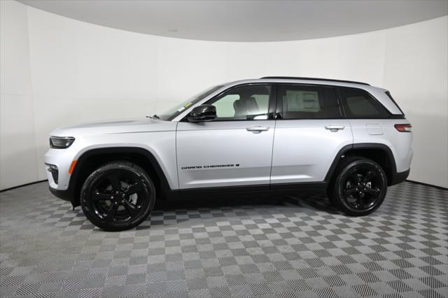 new 2025 Jeep Grand Cherokee car, priced at $48,999