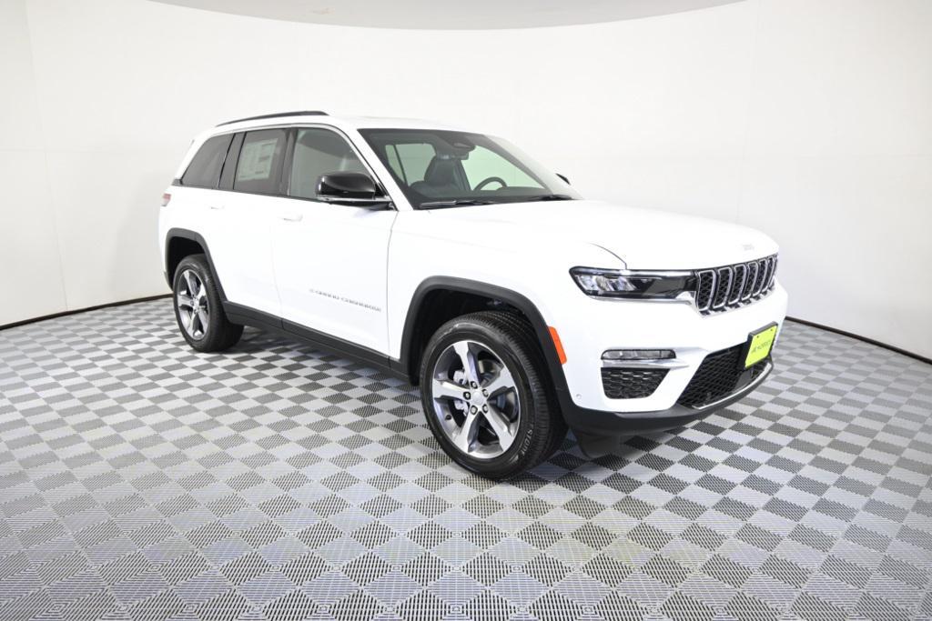 new 2025 Jeep Grand Cherokee car, priced at $47,299