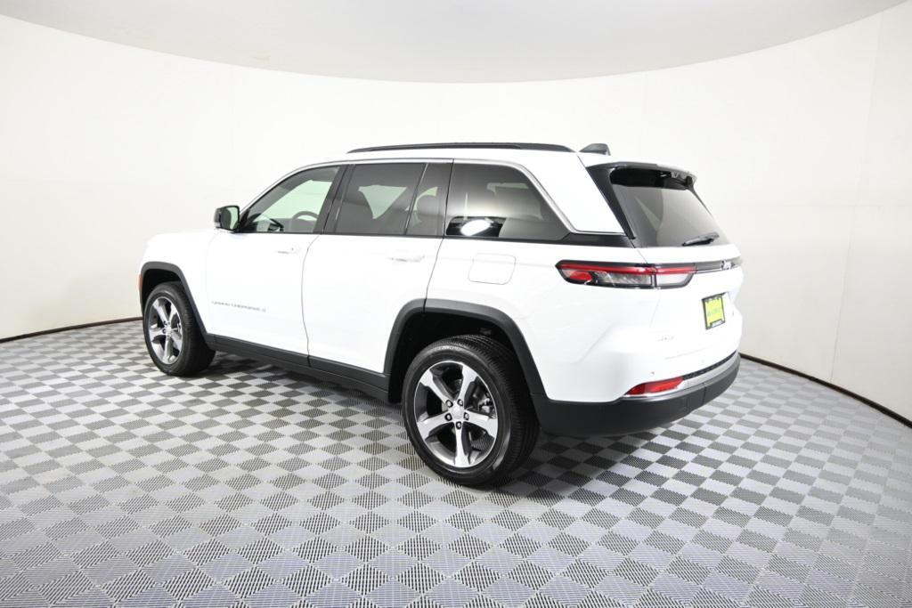 new 2025 Jeep Grand Cherokee car, priced at $47,299