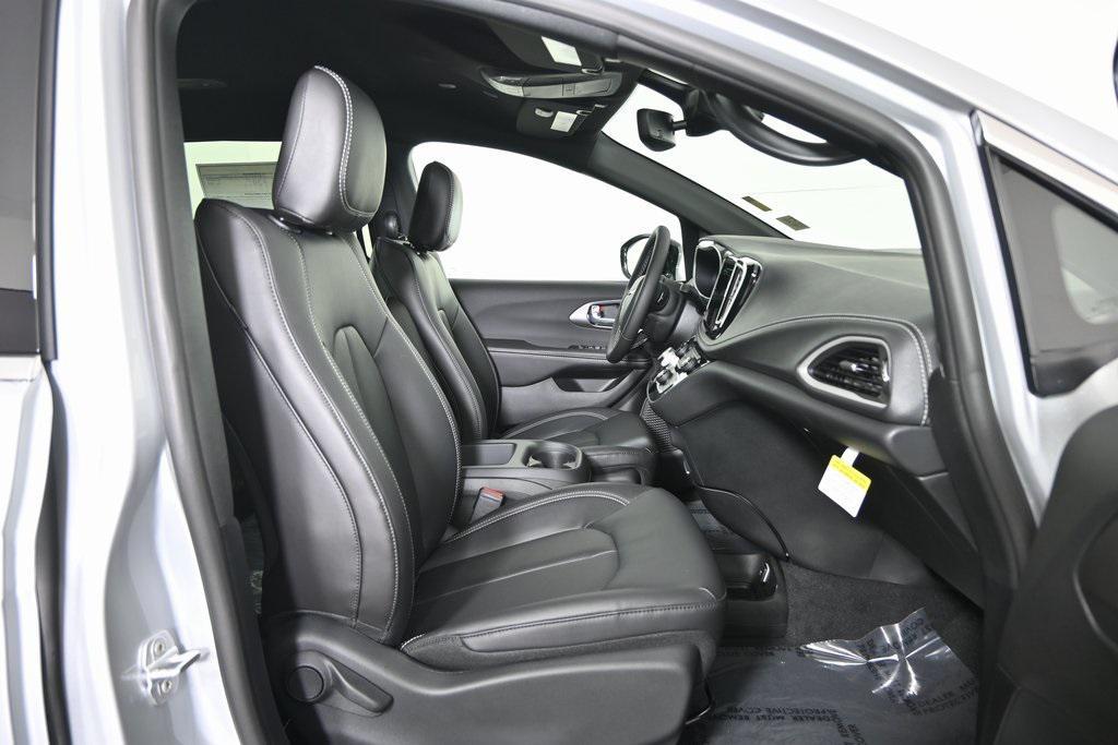 new 2026 Chrysler Pacifica car, priced at $42,799