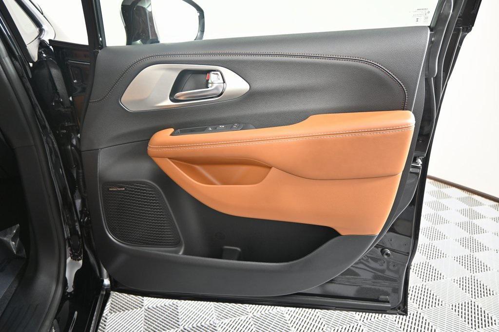 new 2026 Chrysler Pacifica car, priced at $61,225