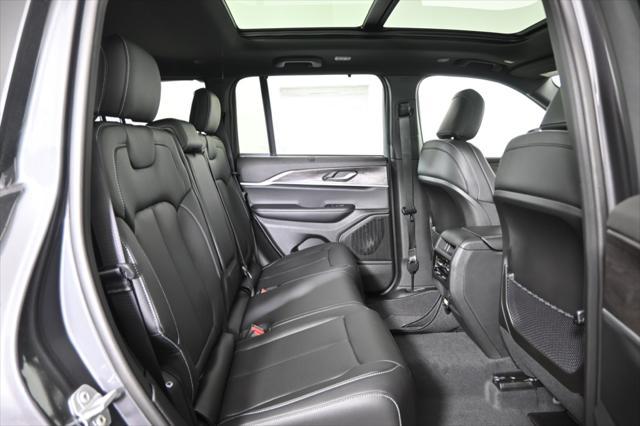 new 2025 Jeep Grand Cherokee car, priced at $51,199