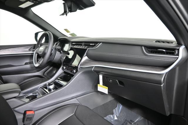new 2025 Jeep Grand Cherokee car, priced at $51,199